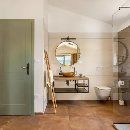 Pinaza B * Vrbnik (Primorje-Gorski Kotar)