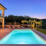 Pinaza B Villa